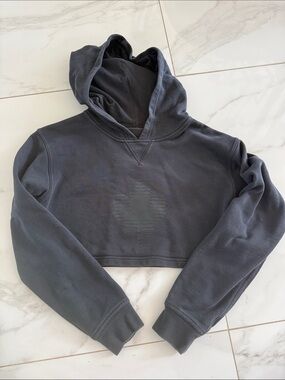 Lululemon cropped hoodie